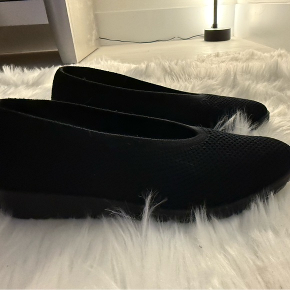 Eileen Fisher Women's Black Knit Flats - Picture 4 of 6